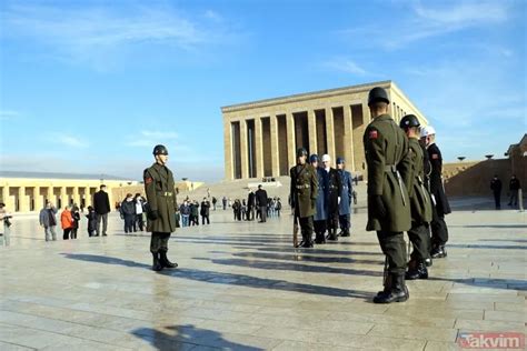 anıtkabir askerleri kaç saat nöbet tutuyor
